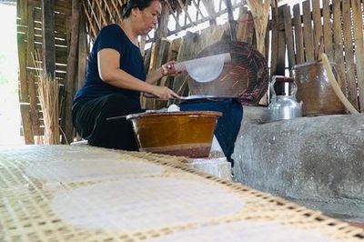 Làng nghề bánh tráng Phú Hòa Đông chủ động chuyển mình