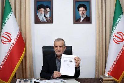 NÓNG: Iran lại tuyên bố đóng eo biển Hormuz