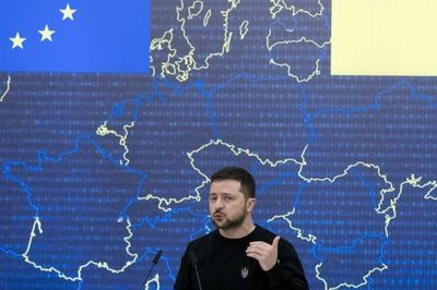 Ukraine thúc đẩy tiến trình gia nhập EU, ký một thỏa thuận hợp tác quốc phòng với Đức