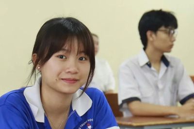 TPHCM: Điểm chuẩn vào trường chuyên cao chót vót