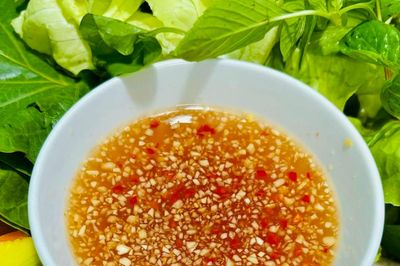 Ăn tiếp nước mắm thừa, thói quen 'bào mòn' gan thận