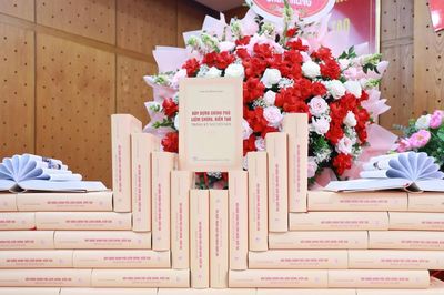 Ra mắt sách của nguyên Phó Thủ tướng thường trực Nguyễn Hòa Bình