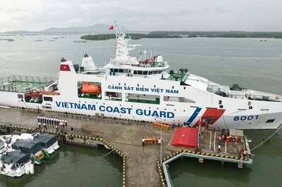 Tàu Cảnh sát biển Việt Nam 8001 thăm, giao lưu tại Hàn Quốc