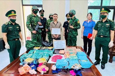 Khởi tố hai đối tượng vận chuyển 27 kg ma túy