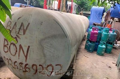 Phát hiện cơ sở san chiết gas trái phép, thu giữ bồn chứa 5 tấn