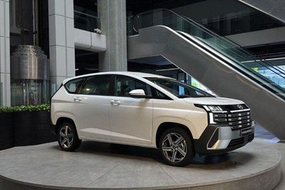 Mẫu MPV 'bất hạnh' tại Việt Nam: Người dùng khen hết lời, thị trường dìm hết giá