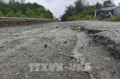 Cận cảnh 70km rách nát trên tuyến độc đạo đi Cửa khẩu quốc tế Nam Giang