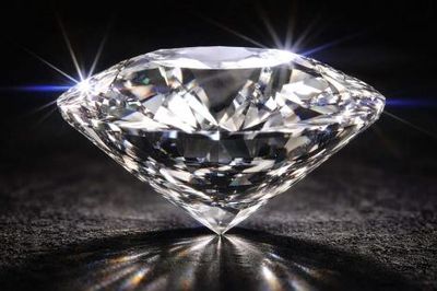 Câu hỏi xung quanh thị trường kim cương thế giới và Việt Nam - Bài 3: Ma trận giấy giám định