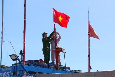 Tổ quốc trên những con tàu