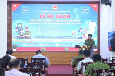 Mường Lay ra quân triển khai Chiến dịch Mùa hè số cùng VNeID