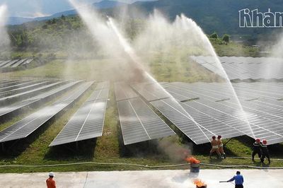 Thực tập phương án chữa cháy và cứu nạn, cứu hộ tại Nhà máy Điện mặt trời Điện lực miền Trung