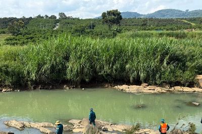 Huy động lực lượng tìm kiếm 3 người mất tích khi tắm sông ở Lâm Đồng