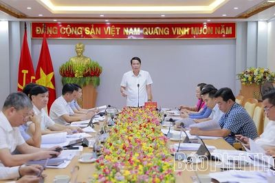 Ban Kinh tế - Ngân sách, HĐND tỉnh thẩm tra các tờ trình, dự thảo nghị quyết trình tại Kỳ họp thứ Ba