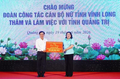 Đoàn công tác cán bộ nữ tỉnh Vĩnh Long thăm, làm việc tại Quảng Trị