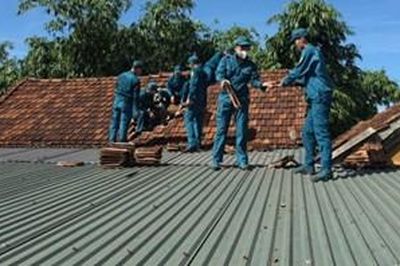 Huy động lực lượng khẩn trương khắc phục hậu quả do dông lốc
