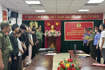 Triệt phá đường dây công nghệ cao 'rút ruột' hơn 22.000 thẻ ngân hàng, chiếm đoạt 5,5 tỷ đồng