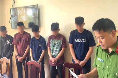 Ninh Bình: Khởi tố 5 đối tượng đi xe mô tô ném vỏ chai vào người đi đường