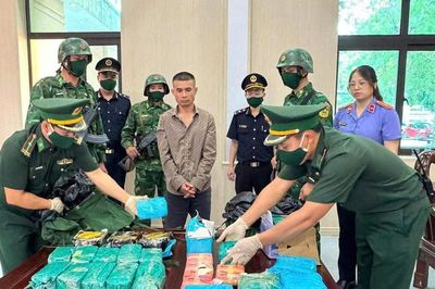 Khởi tố vụ án vụ vận chuyển trái phép 27kg ma túy để lấy 50 triệu đồng tiền công