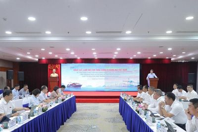 Đoàn công tác của Ủy ban Khoa học, Công nghệ và Môi trường làm việc với Tổng công ty Hàng hải Việt Nam