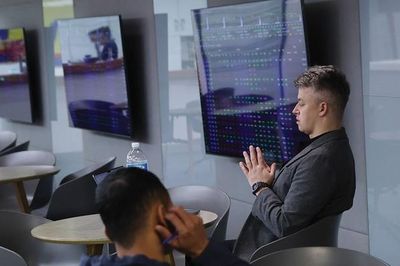 Dòng tiền nội đang thay thế vai trò dẫn dắt của khối ngoại trên thị trường chứng khoán?