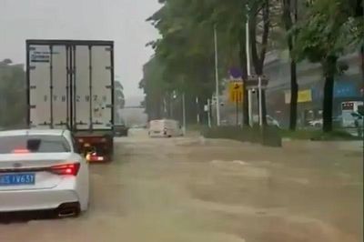 Trung Quốc kích hoạt ứng phó lũ lụt, sơ tán hàng chục nghìn người