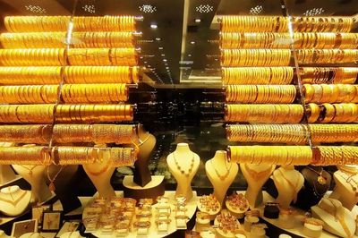 Giá vàng đảo chiều giảm sâu khi USD tăng giá