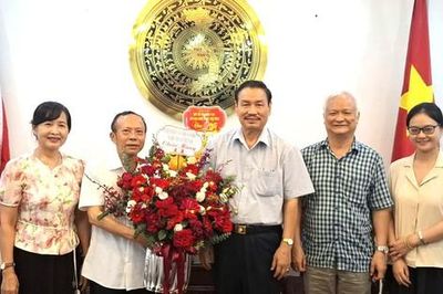Thời báo Văn học nghệ thuật khai trương văn phòng tòa soạn mới và tri ân cộng tác viên