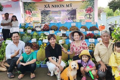 Hàng nghìn du khách đến với Ngày hội Sông nước miệt vườn ở Cần Thơ