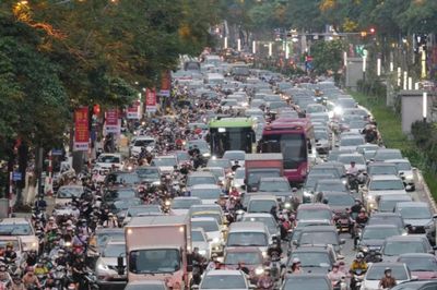 Hà Nội lùi thời điểm siết xe máy xăng tại vành đai 1 đến năm 2028