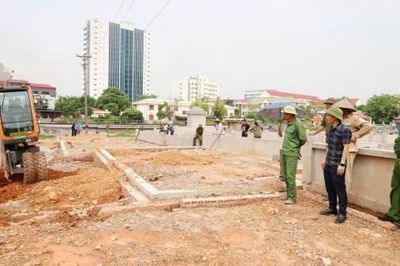 Quảng Ninh: Phường Vàng Danh quyết liệt xử lý vi phạm tại nghĩa trang