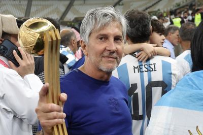 Gia đình bác tin bố Messi qua đời