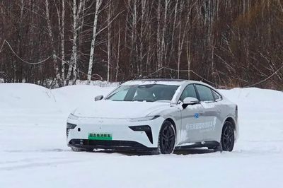 Lộ diện loại pin ô tô điện đi 1.000 km, chịu nhiệt tới 170°C