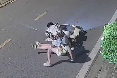 Bắt kẻ biến thái chặn đường sàm sỡ cô gái lúc nửa đêm ở Hải Phòng