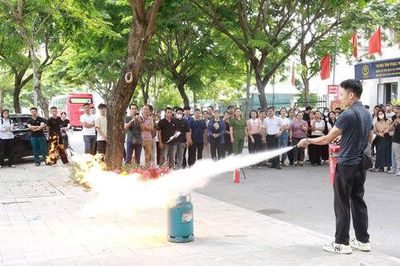 Phường Dương Nội: Hơn 300 chủ cơ sở, hộ kinh doanh được trang bị kỹ năng PCCC và CNCH