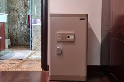 Cách hóa giải thế sát khi két sắt lỡ đặt tựa lưng vào nhà vệ sinh