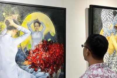 Bản giao hưởng hội họa từ năm mảnh ghép khác biệt