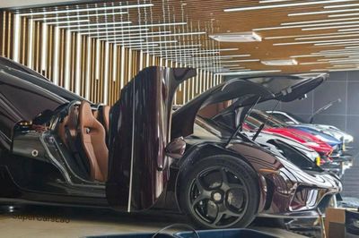 Koenigsegg Regera và McLaren Senna của 'đại gia Việt' đang ở Lào?