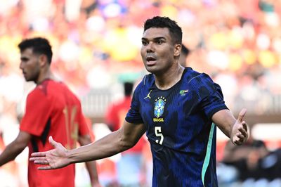 Casemiro về chung đội Messi