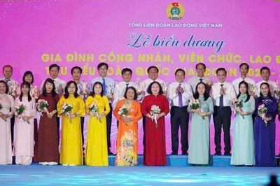 Biểu dương 95 gia đình công nhân, viên chức, lao động tiêu biểu toàn quốc