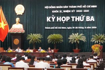 Khơi thông nguồn lực, quyết tâm giữ vững mạch tăng trưởng