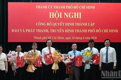 Đồng chí Lê Văn Minh được bổ nhiệm giữ chức Tổng Giám đốc Cơ quan Báo và Phát thanh, Truyền hình Thành phố Hồ Chí Minh