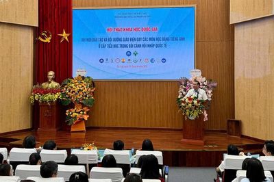 Đổi mới đào tạo, bồi dưỡng giáo viên dạy các môn học bằng tiếng Anh