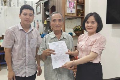 Trao trả kết quả thủ tục hành chính tại nhà cho gia đình thuộc diện đặc biệt