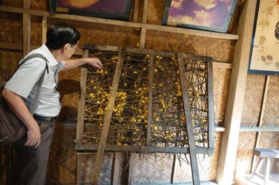 Mẹ tôi với làng lụa Mã Châu