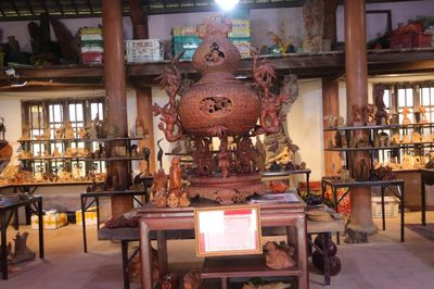 Nghệ nhân 'thổi hồn' biến gốc cây thành hình dạng độc đáo