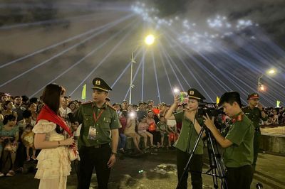 Lá chắn xanh trên không gian số