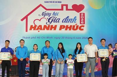TPHCM: Tuyên dương 95 'Gia đình văn hóa, hạnh phúc tiêu biểu'
