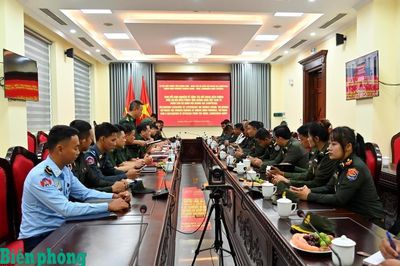 Đoàn học viên Quân đội Hoàng gia Campuchia tham quan, trao đổi kinh nghiệm tại Ban Chỉ huy Bộ đội Biên phòng tỉnh Quảng Ninh