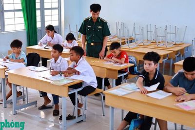 Đồn Biên phòng Ia Púch tổ chức lớp học hè cho học sinh khu vực biên giới