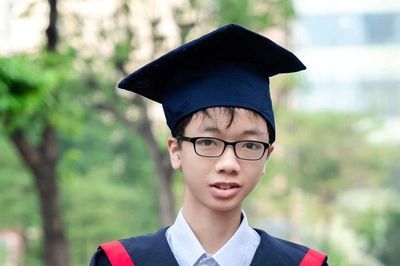 Thủ khoa Toán Trường THPT Chuyên Đại học Sư phạm: Bố dọa cắt cầu dao vì học muộn